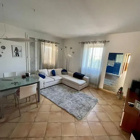 Tri Locale Bellissimo Con Piscina